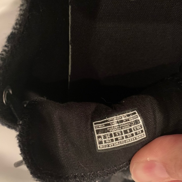 Adorable Keen Sneakers. EUC. Size 8 - Picture 4 of 4